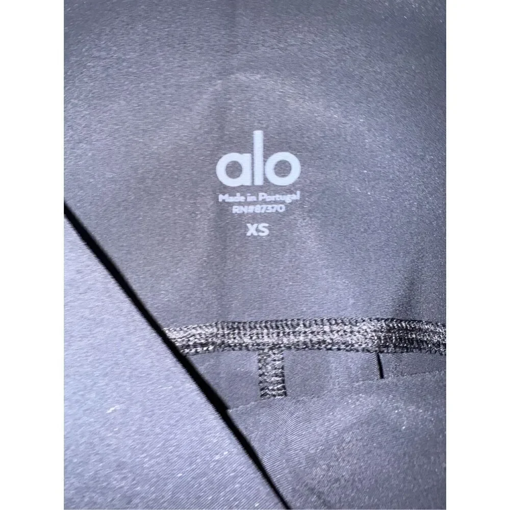 NWOT Alo Yoga leggings size xs black gray pattern
